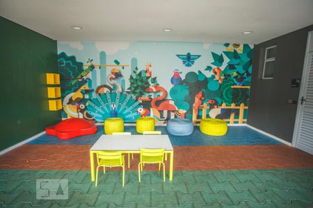 Apartamento para alugar com 50m², 2 quartos e 1 vaga Apartamento para alugar com 50m², 2 quartos e 1 vagaÁrea Comum - Playground