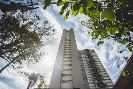 Apartamento para alugar com 50m², 2 quartos e 1 vaga Apartamento para alugar com 50m², 2 quartos e 1 vagaFachada