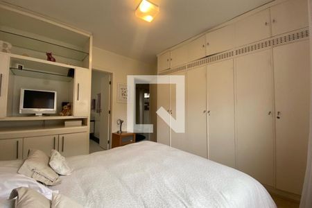 Casa à venda com 585m², 4 quartos e 6 vagas Casa à venda com 585m², 4 quartos e 6 vagasSuíte 1