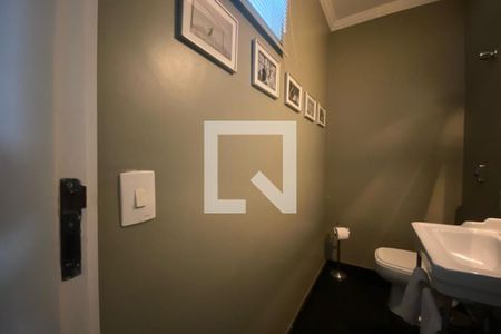 Casa à venda com 585m², 4 quartos e 6 vagas Casa à venda com 585m², 4 quartos e 6 vagasLavabo