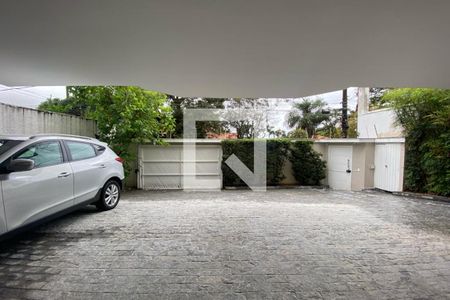 Casa à venda com 585m², 4 quartos e 6 vagas Casa à venda com 585m², 4 quartos e 6 vagasGaragem