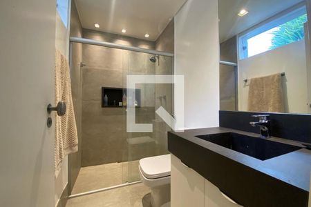 Casa à venda com 585m², 4 quartos e 6 vagas Casa à venda com 585m², 4 quartos e 6 vagasBanheiro da Suíte 3