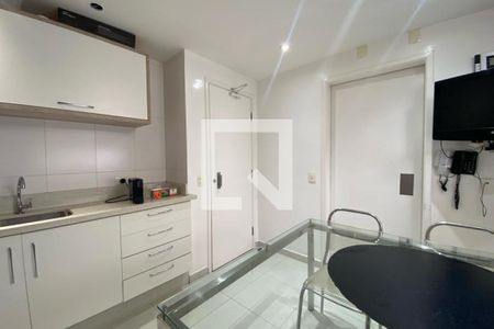 Casa à venda com 585m², 4 quartos e 6 vagas Casa à venda com 585m², 4 quartos e 6 vagasAquecedor