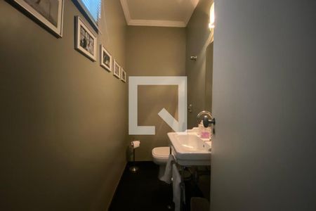 Casa à venda com 585m², 4 quartos e 6 vagas Casa à venda com 585m², 4 quartos e 6 vagasLavabo