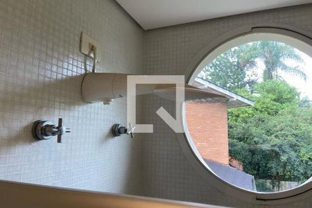 Casa à venda com 585m², 4 quartos e 6 vagas Casa à venda com 585m², 4 quartos e 6 vagasChuveiro