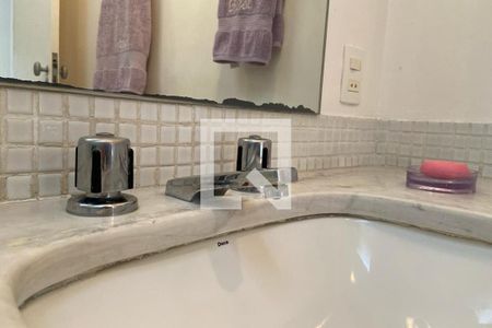 Casa à venda com 585m², 4 quartos e 6 vagas Casa à venda com 585m², 4 quartos e 6 vagasBanheiro - Torneira