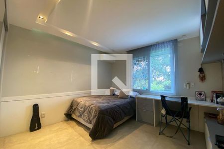 Casa à venda com 585m², 4 quartos e 6 vagas Casa à venda com 585m², 4 quartos e 6 vagasSuíte 3