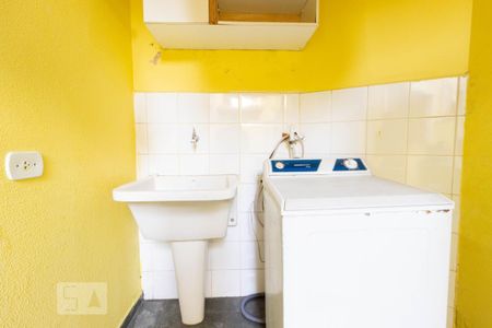 Área de Serviço de casa de condomínio para alugar com 2 quartos, 70m² em Jardim Monjolo, São Paulo