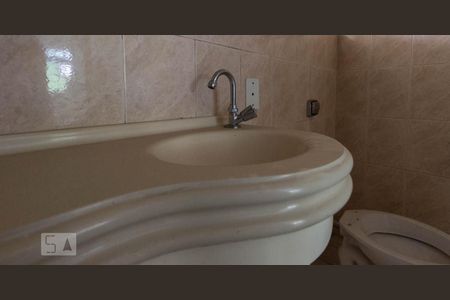 Apartamento para alugar com 76m², 2 quartos e 1 vaga Apartamento para alugar com 76m², 2 quartos e 1 vagaBanheiro