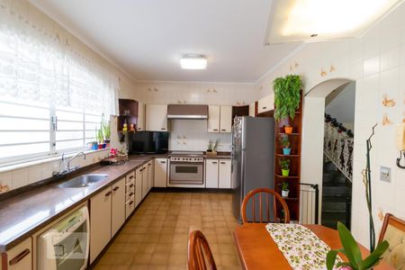 Casa à venda com 320m², 4 quartos e 3 vagasCozinha