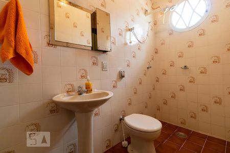 Casa à venda com 320m², 4 quartos e 3 vagasBanheiro de Serviço