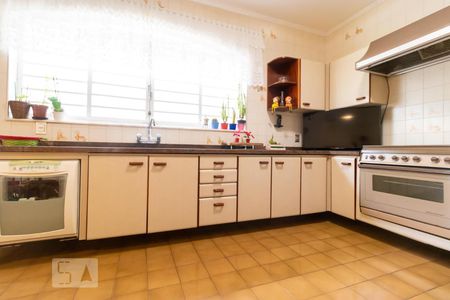 Casa à venda com 320m², 4 quartos e 3 vagasCozinha