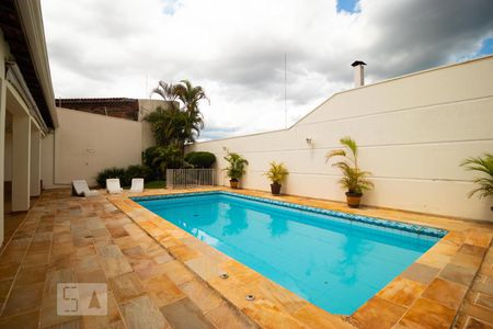 Casa à venda com 320m², 4 quartos e 3 vagasPiscina