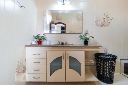 Casa à venda com 320m², 4 quartos e 3 vagasBanheiro da Suíte