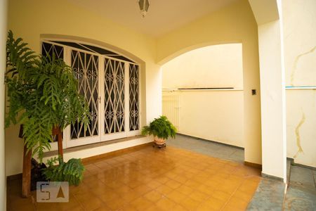 Casa à venda com 320m², 4 quartos e 3 vagasVaranda