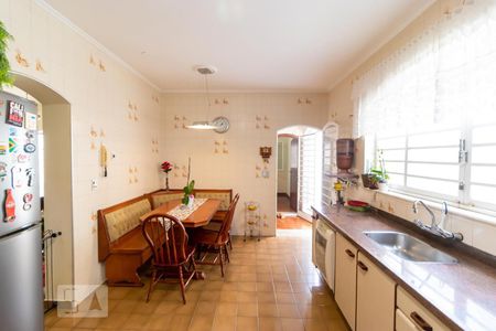 Casa à venda com 320m², 4 quartos e 3 vagasCozinha