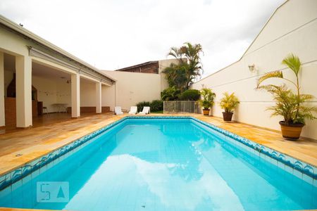 Casa à venda com 320m², 4 quartos e 3 vagasPiscina