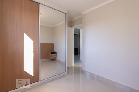 Quarto 1 - Armários de apartamento à venda com 2 quartos, 45m² em Loteamento Parque São Martinho, Campinas