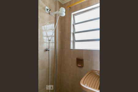 Banheiro de apartamento para alugar com 1 quarto, 32m² em José Menino, Santos
