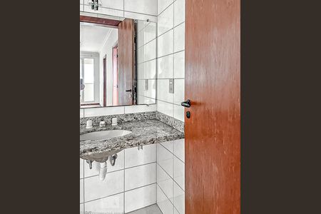 Banheiro Social de apartamento para alugar com 2 quartos, 93m² em Centro, Curitiba