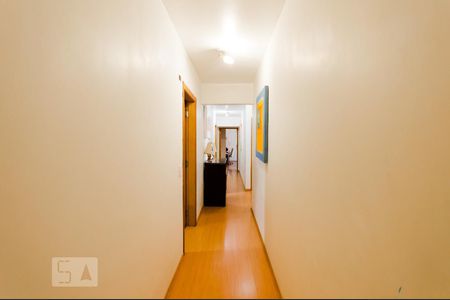 Apartamento à venda com 295m², 4 quartos e 2 vagasCorredor