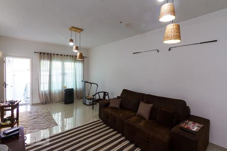 Sala de casa à venda com 3 quartos, 167m² em Vila Carrão, São Paulo