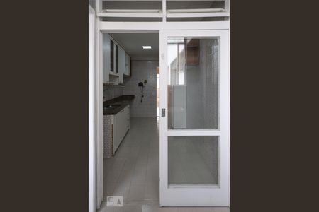 Apartamento à venda com 125m², 3 quartos e 1 vagaPorta que separa a Área de Serviço da Cozinha