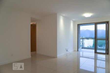 Sala  de apartamento para alugar com 3 quartos, 93m² em Recreio dos Bandeirantes, Rio de Janeiro