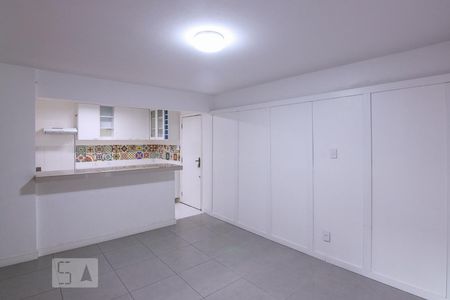 Sala de apartamento para alugar com 2 quartos, 85m² em Vila Romana, São Paulo