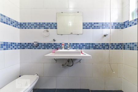 Casa à venda com 150m², 2 quartos e 2 vagas Casa à venda com 150m², 2 quartos e 2 vagasBanheiro