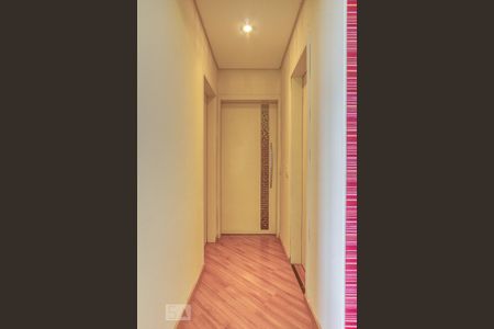 Corredor de apartamento para alugar com 2 quartos, 68m² em Alto da Glória, Curitiba
