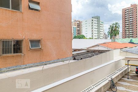 Vista Sala de apartamento para alugar com 4 quartos, 117m² em Cambuí, Campinas