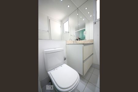 Apartamento à venda com 66m², 2 quartos e 1 vagaBanheiro 