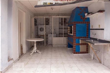 Casa à venda com 220m², 3 quartos e 2 vagasChurrasqueira