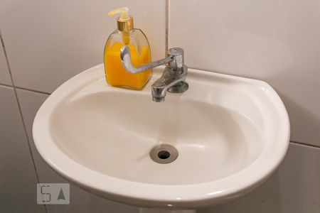 Casa à venda com 220m², 3 quartos e 2 vagasBanheiro - Torneira