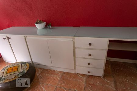 Detalhe de casa à venda com 3 quartos, 220m² em Campo Novo, Porto Alegre