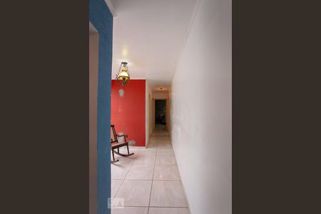 Casa à venda com 220m², 3 quartos e 2 vagasCorredor