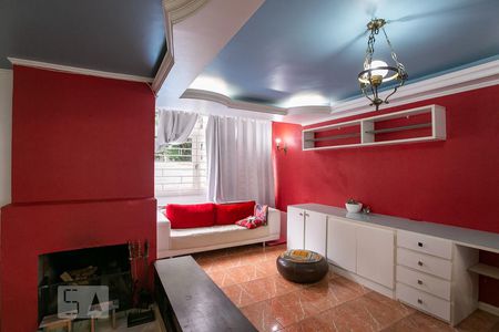 Sala de casa à venda com 3 quartos, 220m² em Campo Novo, Porto Alegre
