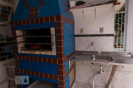 Casa à venda com 220m², 3 quartos e 2 vagasChurrasqueira