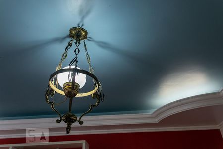 Detalhe de casa à venda com 3 quartos, 220m² em Campo Novo, Porto Alegre