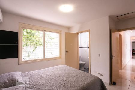 Casa à venda com 220m², 3 quartos e 2 vagasSuíte 1