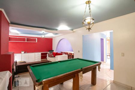 Sala de casa à venda com 3 quartos, 220m² em Campo Novo, Porto Alegre