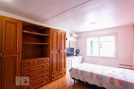 Casa à venda com 220m², 3 quartos e 2 vagasSuíte 2