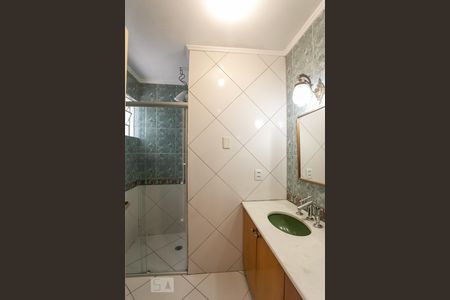 Casa à venda com 220m², 3 quartos e 2 vagasBanheiro