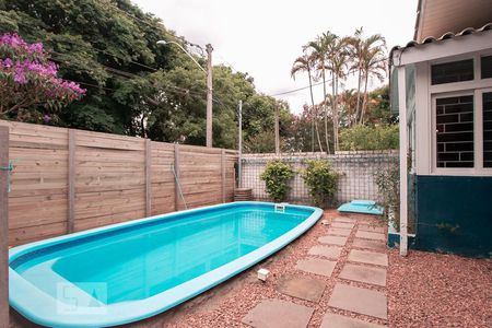 Casa à venda com 220m², 3 quartos e 2 vagasPiscina