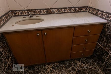 Casa à venda com 220m², 3 quartos e 2 vagasDetalhe