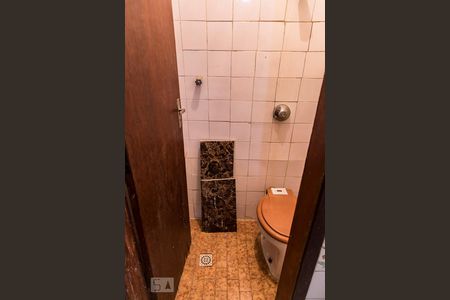 Apartamento à venda com 74m², 2 quartos e sem vaga Apartamento à venda com 74m², 2 quartos e sem vagaBanheiro de Serviço