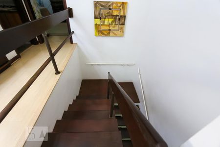 Casa à venda com 650m², 4 quartos e 4 vagasEscada
