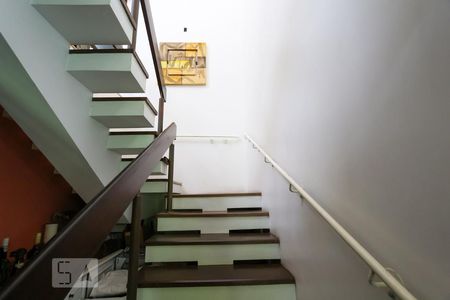 Casa à venda com 650m², 4 quartos e 4 vagasEscada