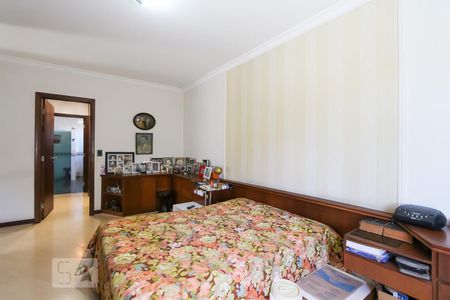 Casa à venda com 650m², 4 quartos e 4 vagasSuíte 1